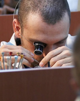 安尼塔·阿普里尔-锦江区浪琴维修服务中心制表师