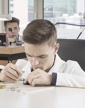 凯罗尔·切尔西-巴南区浪琴维修服务中心制表师