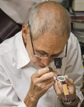 克拉克·盖博-巴南区浪琴维修服务中心制表师