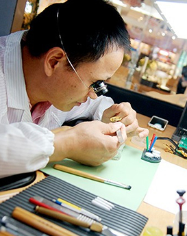 本杰明·托马斯-锦江区浪琴维修服务中心制表师