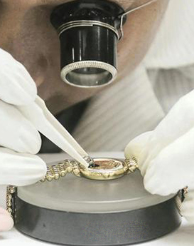 波菲里奥·琼斯-万州区浪琴维修服务中心制表师